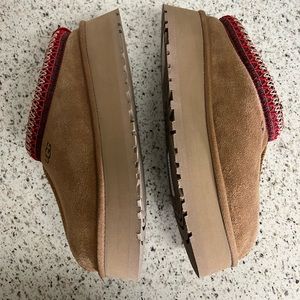 Ugh Tazz Platform Slipper (Chestnut)